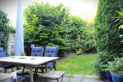 Mitten in Mödling - Reihenhaus mit 5 Zimmern, Gartenterrasse, Wellnessbereich, Alarmanlage und Einzelgarage