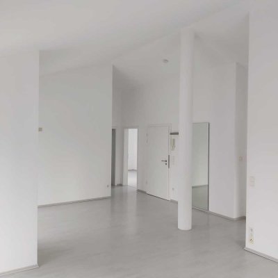 Moderne 3-Zimmer-Penthouse-Wohnung mit gehobener Innenausstattung mit Einbauküche in Ingolstadt