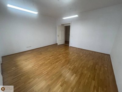 Prächtige Zweieinhalbzimmerwohnung in St. Leonhard, mit Balkon, zu vermieten!