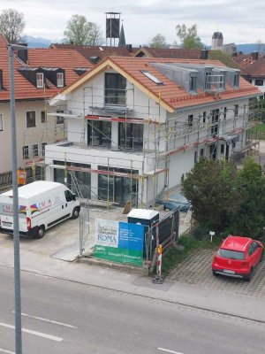 NEUBAU: 2-Zimmer-Maisonette-Wohnung mit Balkon und Gartenblick in Holzkirchen
