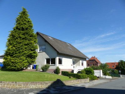 1-2 Familienhaus in Altenbeken-Buke, 8 Zimmer+2 Wohn-Eßküchen+2 Bäder+ Gäste WC+ 2 Garagen+Keller
