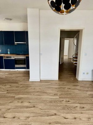 Familientraum: 6 ZKB Maisonette im Kulturdenkmal | Balkon, Garten, Keller | S-Bahn Wahren, Auensee