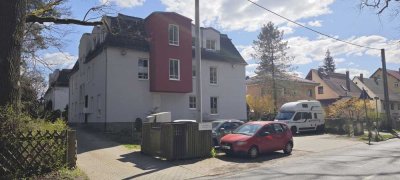 ruhige u. vermietete 1-Zimmer-EG-Terrassen-Whg. (barrierearm) mit Stellplatz am Waldrand in 01328 DD