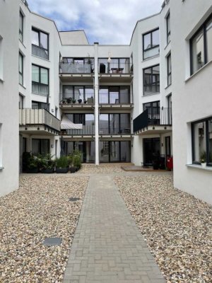 Moderne 2 Zimmer Wohnung im Denkmal mit EBK und Terrasse