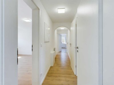 Kernsanierte 2,5-Zimmer Dachgeschosswohnung in guter Lage in Aystetten