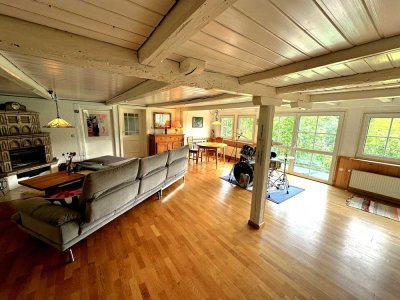 Erdgeschosswohnung mit geh. Innenausstattung, mit Balkon, Kamin, Stellplatz.
