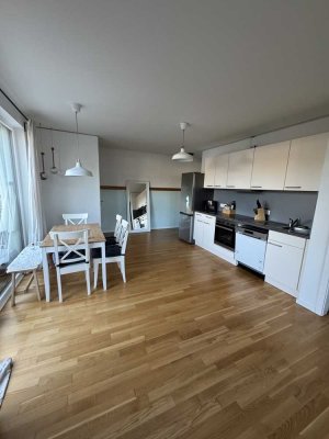 Ansprechende 2-Raum-Wohnung mit EBK und Balkon in Hamburg