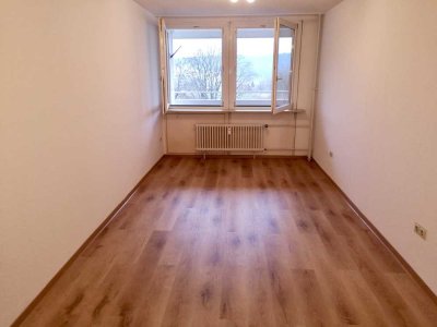 Charmante 2-Zimmer-Wohnung mit Balkon, Einbauküche & Garage
