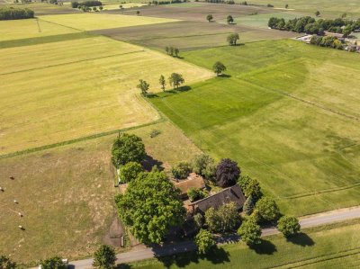 Resthof mit großem Grundstück in idyllischer Alleinlage – Zwei Wohneinheiten & viele Möglichkeiten