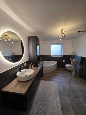 Bungalow im Grünen mit Neubaucharakter und PV-Anlage, Provisionsfrei