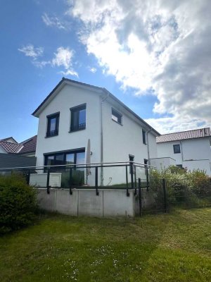 Wohnen in Feldrandlage - Vermietete Doppelhaushälfte in Neustadt i.H.