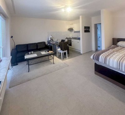 Zentrale 1-Zimmer Wohnung mit Balkon und Einbauküche in Hattersheim!