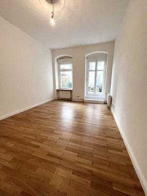 Traumhafte Altbauwohnung mit großer Terrasse
