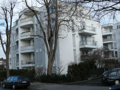 Helle gepflegte 2 ZKBB inkl. PKW Stellplatz in Wiesbaden Ost von privat
