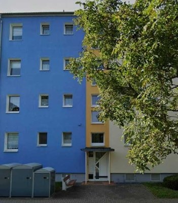 Freundliche und modernisierte 3-Zimmer-Wohnung mit geh. Innenausstattung mit Balkon und EBK