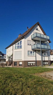 Attraktive 3-Zimmer-Dachgeschosswohnung mit Balkon und Einbauküche in Baunatal