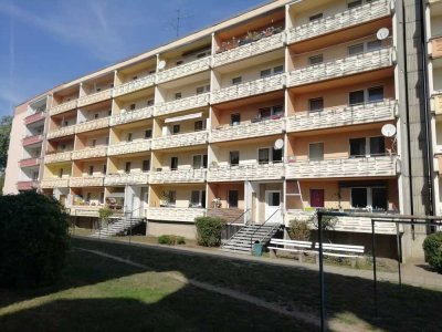 Helle 3-Raum-Wohnung mit Badewanne  und Balkon in Zerbst