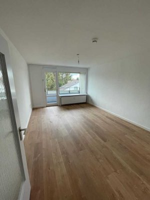 Schöne 2 Zimmer Wohnung mit 2 Balkonen