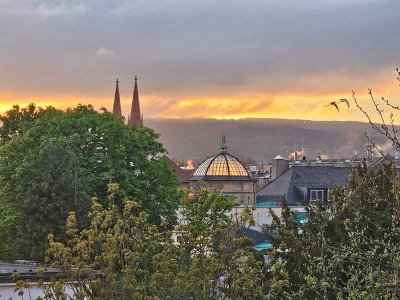 Stilvolle, gepflegte 4-Zimmer-Maisonette-Wohnung mit gehobener Innenausstattung mit EBK in Wiesbaden