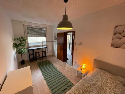 Einziehen & Wohlfühlen: Komplett möblierte 2-Zimmer-Wohnung in modernem Stil *WG geeignet*