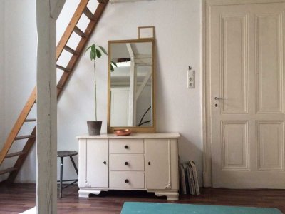 bezugsfreie 2-Zimmer Altbau-Wohnung in Köln Ehrenfeld EG
