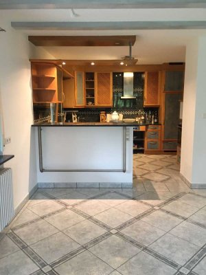 Gepflegte Wohnung mit 4,5 Zimmern, Balkon & Terrasse sowie Einbauküche in Überlingen-Lippertsreute