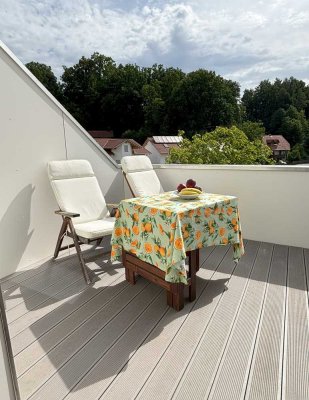 Sonnendurchflutete  4-Zimmer-Dachgeschosswohnung mit Dachterrasse und EBK