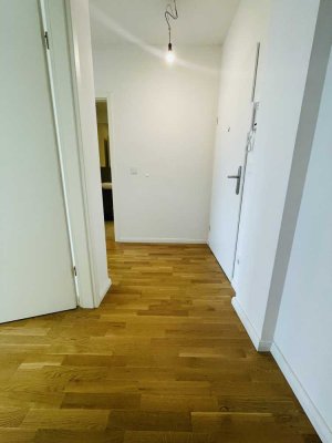 1-Zimmerwohnung mit Wohnküche am Tempelhofer Ufer