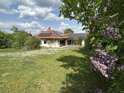 Großzügiges Einfamilienhaus mit riesigem Garten