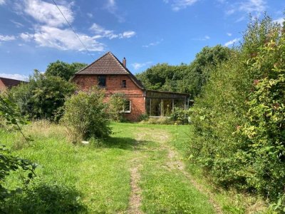 Backsteinbau auf ca. 15.000 m² Naturgrundstück - uriger Baumbestand - Teich.....