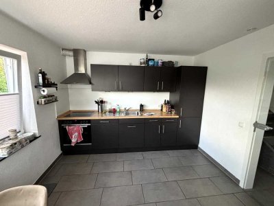 Große 3 Zimmer-Maisonettewohnung EBK, Badewanne, Parkplatz
