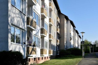 Einziehen und wohlfühlen: 3-Zimmer-Wohnung mit Loggia // EG li.