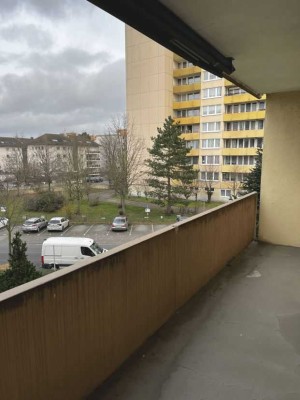 2 - Zimmer-Eigentumswohnung mit Balkon und Stellplatz in Maintal-Bischofsheim