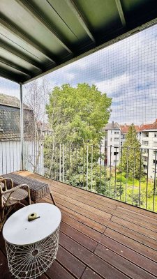 Moderner Chic mit großem Balkon am Rennbahnpark