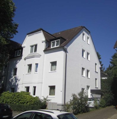 Nähe Stadtgarten und City  hübsche 2,5 Zimmer DG Wohnung