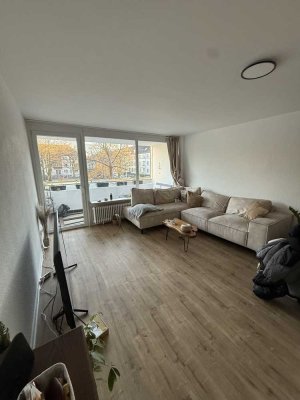 4-Zimmer-Wohnung im 1. OG rechts