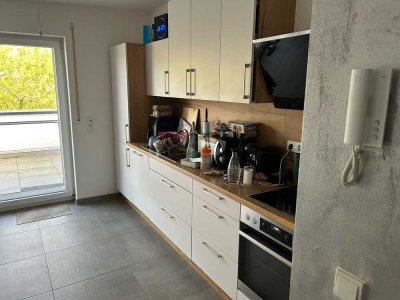 Attraktive und neuwertige 2,5-Zimmer-Wohnung mit EBK in Löhnberg
