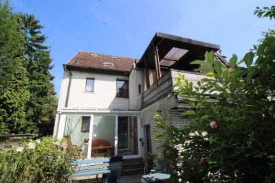Charmantes Haus mit großem Garten wartet auf kreative Hand
