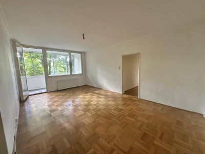 GERÄUMIGE 3-ZIMMER-WOHNUNG IN TRAUMLAGE MIT VIEL POTENZIAL