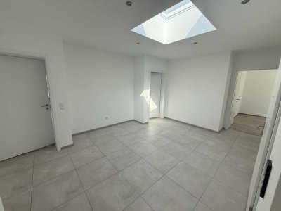 Geräumige, exklusive 4-Zimmer-Wohnung mit gehobener Innenausstattung mit Balkon in Mönchengladbach