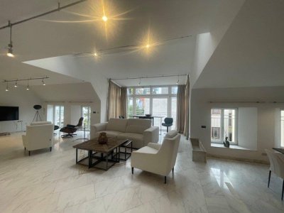 Möblierte Dachgeschoss Maisonette, 5 Zimmer, +3 (4) Schlafzimmer, 2 Bäder, Terrasse, offener Kamin - sehr attraktive Wohnung