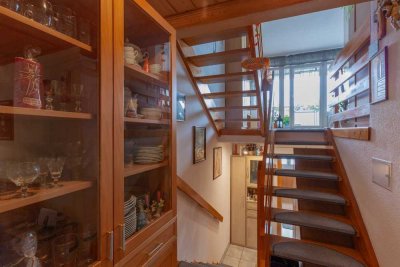 FBC - Lichtdurchflutete 4-Zimmer-DG-Maisonette-Wohnung  mit Dachterrasse, Balkon + TG-Stellplatz