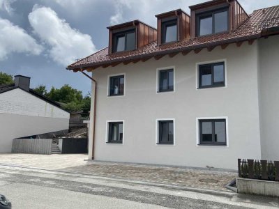 Exklusive 3-Zimmer-Dachgeschosswohnung mit gehobener Innenausstattung mit EBK in Oberndorf