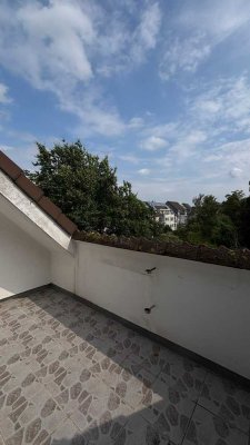 wunderschöne DG-Maisonettewohnung mit Sonnenbalkon !!