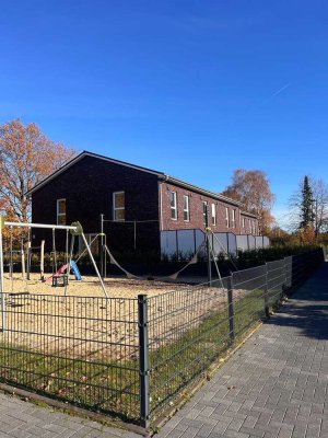 Nur noch ein Reihenhaus verfügbar - Neubauprojekt mit sechs hochwertigen Häusern in Alveslohe