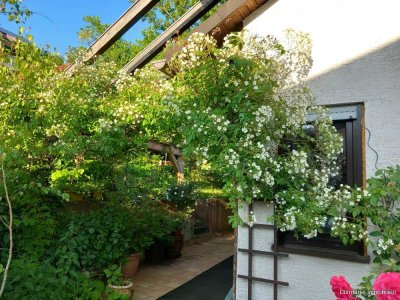 Charmante Maisonette-Wohnung mit zwei Balkonen, Garage und Stellplatz in Reichenberg