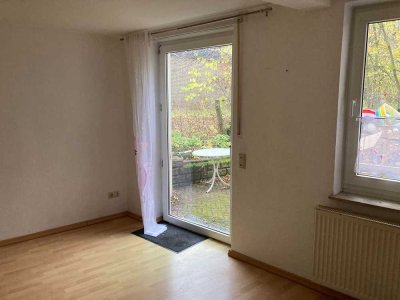 Modernisierte 3,5-Raum-EG-Wohnung mit Terrasse und Einbauküche in Buchholz