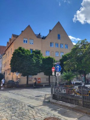 Für 2 Studenten im Herzen der Altstadt! 3 ZKB mit EBK am Holbeinplatz