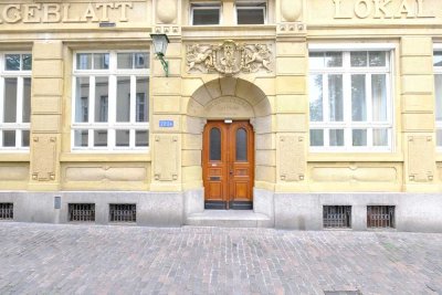 Lovely completely upholstered 2.5 room apartment in old town of Heidelberg with equipped kit