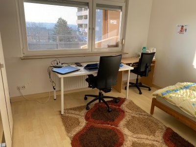 Möbliertes WG-Zimmer in 2er WG, gute Verkehrsanbindung